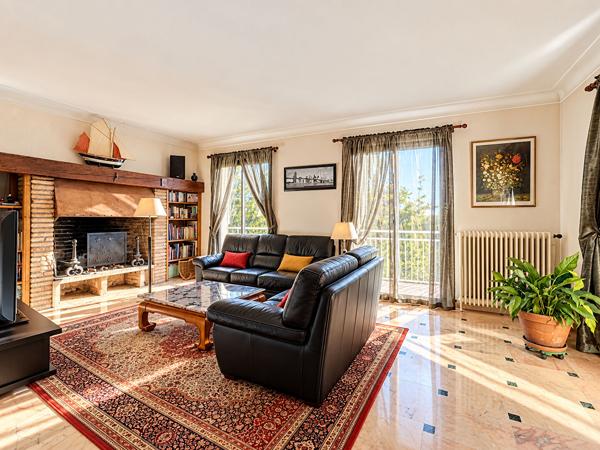 Maison 7 pièces 241 m2