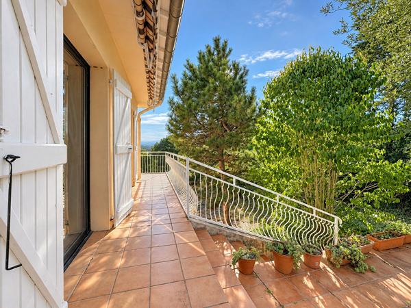 Maison 7 pièces 241 m2