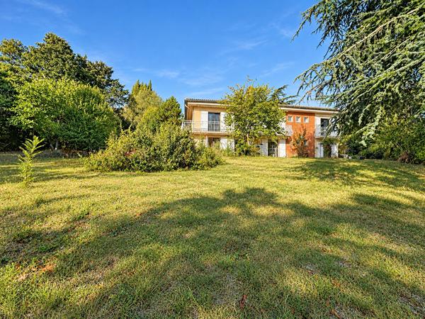 Maison 7 pièces 241 m2