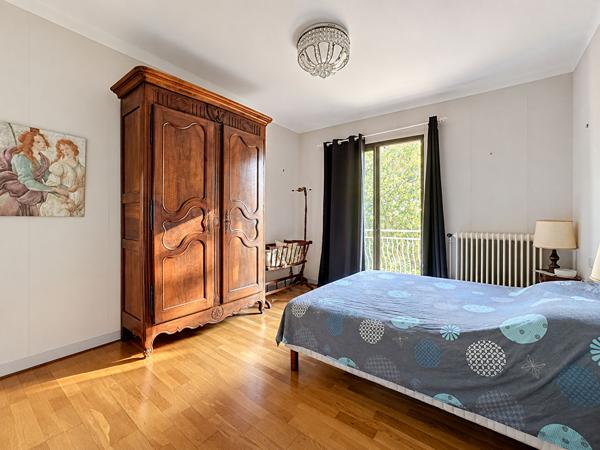 Maison 7 pièces 241 m2
