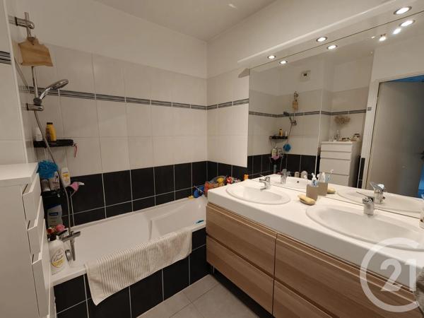 Appartement T3 à vendre  3 pièces - 63,47 m 2   MARSEILLE  - 13012