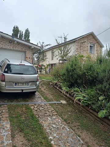 ATOUT DE TAILLE MAISON PRINCIPALE AVEC LOCATION POSSIBLE CENTRE VILLE DE STE RADEGONDE AVEC PROXIMITE ECOLE COMMERCES