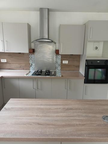 ATOUT DE TAILLE MAISON PRINCIPALE AVEC LOCATION POSSIBLE CENTRE VILLE DE STE RADEGONDE AVEC PROXIMITE ECOLE COMMERCES