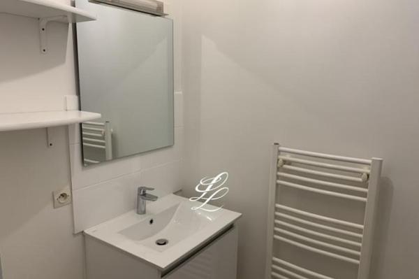 Location - Appartement 1 pièces 44 m 2 LA RICHE (37520)