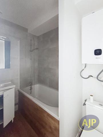 Appartement à louer Segre : 2 pièces, 24m² avec 1 chambre(s) à 443€ - AJP Immobilier Segré