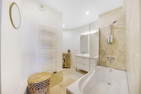 3 pièce(s)  lumineux avec balcon et vue dégagée 70 m2