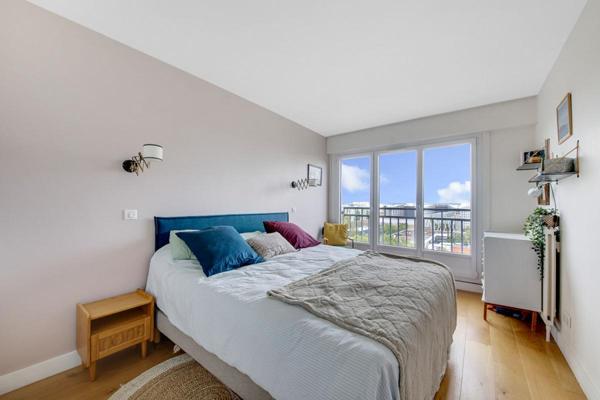 3 pièce(s)  lumineux avec balcon et vue dégagée 70 m2