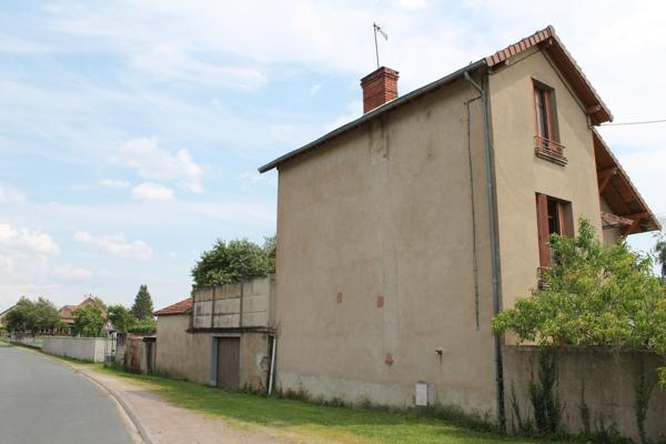 Cosne d’Allier - Maison résidentielle sur un terrain de 1165m² Cosne-d'Allier (03430)
