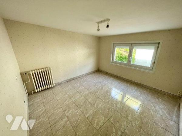 MAISON DE PLAIN-PIED 
A VENDRE A SAULT-LES-RETHEL, AXE REIMS/CHARLEVILLE-MEZIERES, gare à Reth...