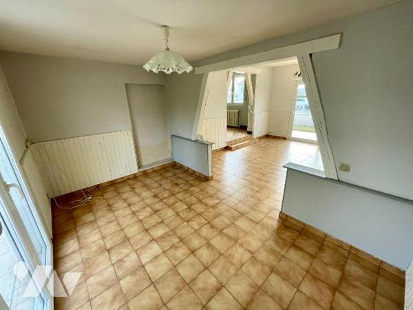 MAISON DE PLAIN-PIED 
A VENDRE A SAULT-LES-RETHEL, AXE REIMS/CHARLEVILLE-MEZIERES, gare à Reth...