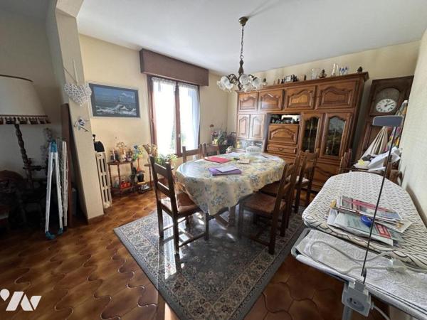 ST AVÉ au calme, entre le bourg et la Gare de Vannes, maison 4 chambres, jardin 600 m²