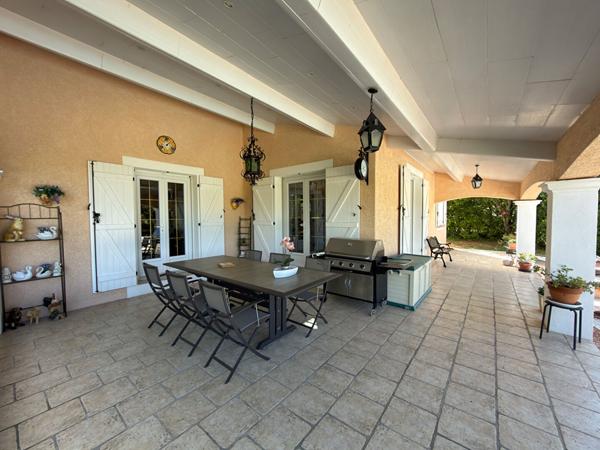 A VENDRE 83470 SAINT MAXIMIN LA SAINTE BAUME MAISON PLAIN PIED  TYPE 4 DE 120M² SUR  2040 M² DE JARDIN DEUX GARAGES PISCINE