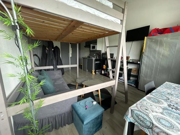 Appartement à louer 1 pièce 21.81m² Montbéliard (25200)