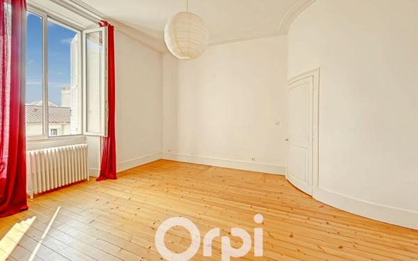 Maison à vendre    8 pièces • 231 m2 La Roche-sur-Yon