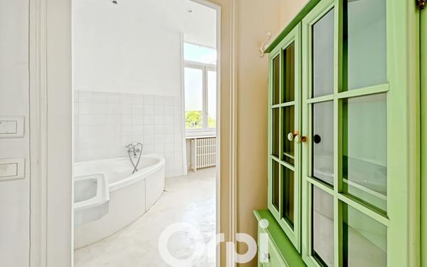 Maison à vendre    8 pièces • 231 m2 La Roche-sur-Yon