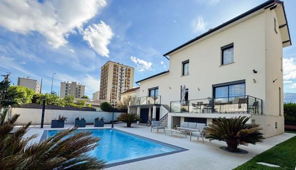 Maison à vendre |                                       Grenoble |                                        6 pièces  |  180 m²
