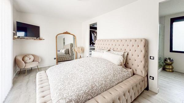 Maison à vendre |                                       Grenoble |                                        6 pièces  |  180 m²