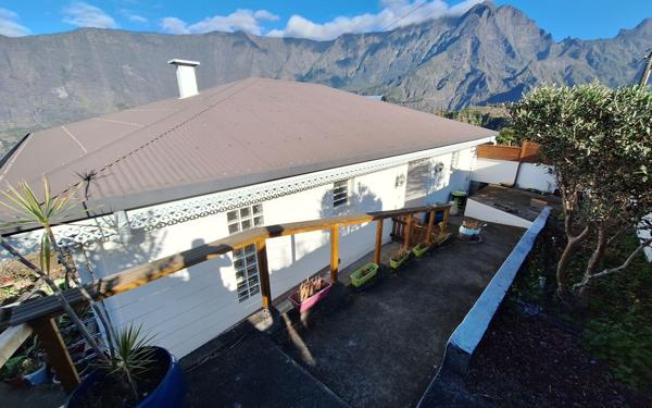 Maison à vendre    4 pièces •  Cilaos