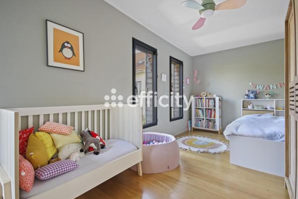 Maison
         6 pièces
        - 159 m² Bien prestige 1 130 000 € *