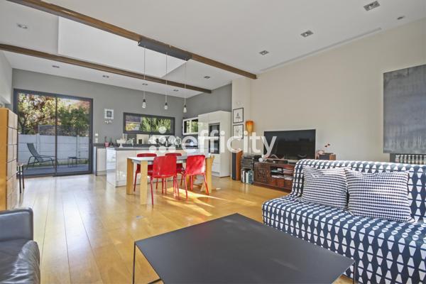 Maison
         6 pièces
        - 159 m² Bien prestige 1 130 000 € *