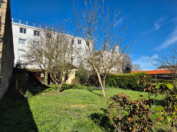 Maison à vendre à Bourg-en-Bresse 165 m² avec appartement indépendant