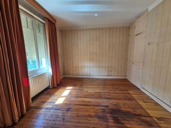 Maison à vendre à Bourg-en-Bresse 165 m² avec appartement indépendant