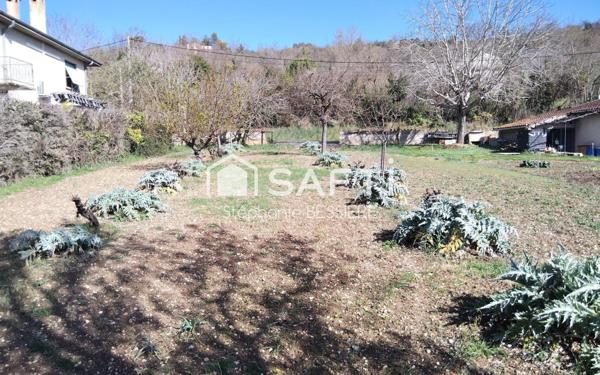 Terrain viabilisé et clôturé de 563m²