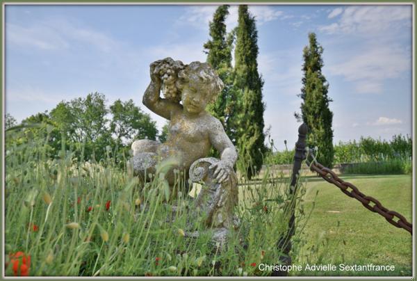 Beaumont du Périgord,ensemble du XIV ème, chambres d'hôtes, 2 gîtes, piscine chauffée, jaccuzzi sur 3.5 Ha