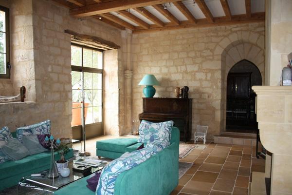 Beaumont du Périgord,ensemble du XIV ème, chambres d'hôtes, 2 gîtes, piscine chauffée, jaccuzzi sur 3.5 Ha