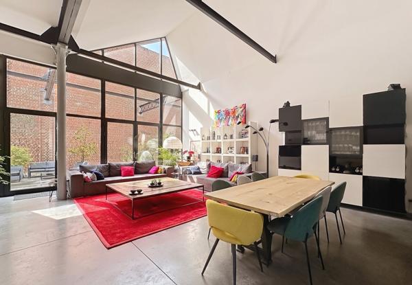 Tourcoing proximité gare TGV, magnifique Loft de 258 m2, 4 chambres, terrasse, garage, parking Tourcoing