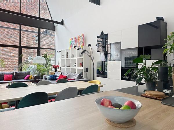 Tourcoing proximité gare TGV, magnifique Loft de 258 m2, 4 chambres, terrasse, garage, parking Tourcoing