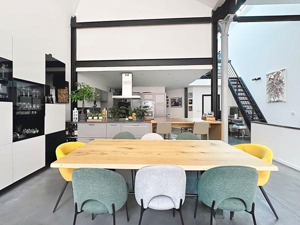 Tourcoing proximité gare TGV, magnifique Loft de 258 m2, 4 chambres, terrasse, garage, parking Tourcoing