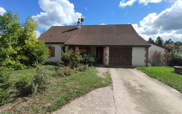 Maison à vendre    4 pièces •  Yvoy-le-Marron