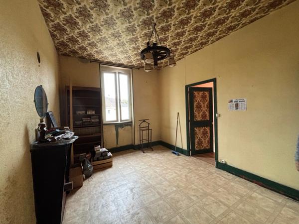 Maison à vendre 3 pièces LA GUERCHE SUR L'AUBOIS (18)