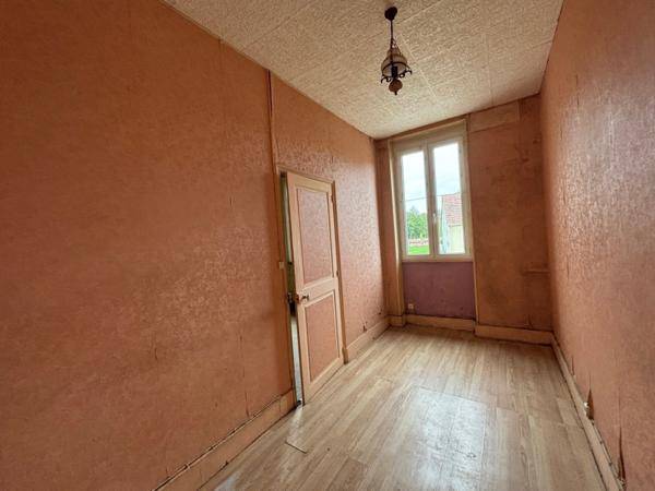 Maison à vendre 3 pièces LA GUERCHE SUR L'AUBOIS (18)