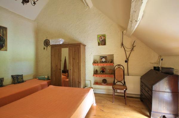 Maison de campagne 3 chambres sur 1 hectare.