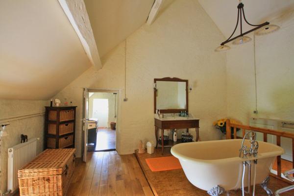 Maison de campagne 3 chambres sur 1 hectare.