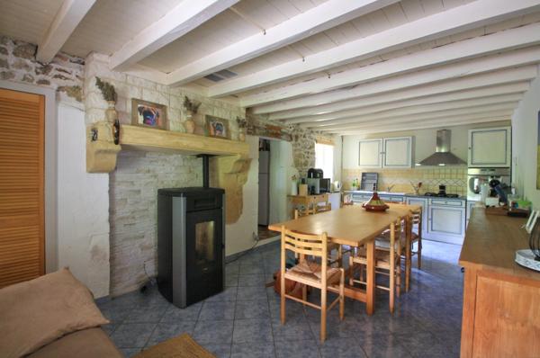 Maison de campagne 3 chambres sur 1 hectare.