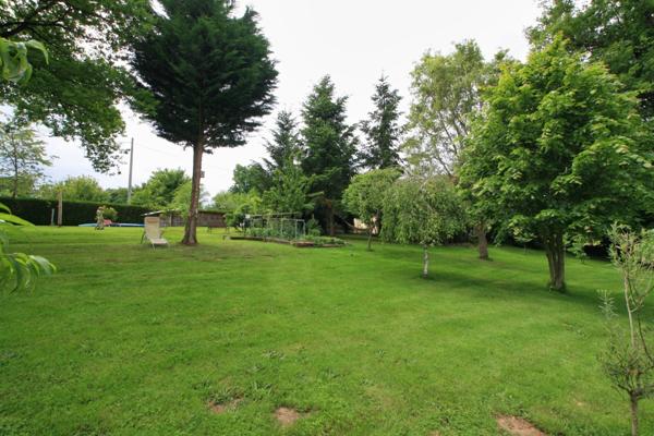 Maison de campagne 3 chambres sur 1 hectare.