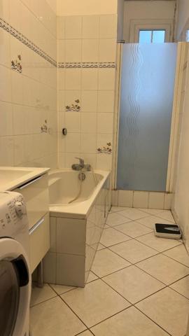 CENTRE VILLE PROCHE PLACE ARISTIDE BRIAND T4 A LOUER,  
Nantes 44000