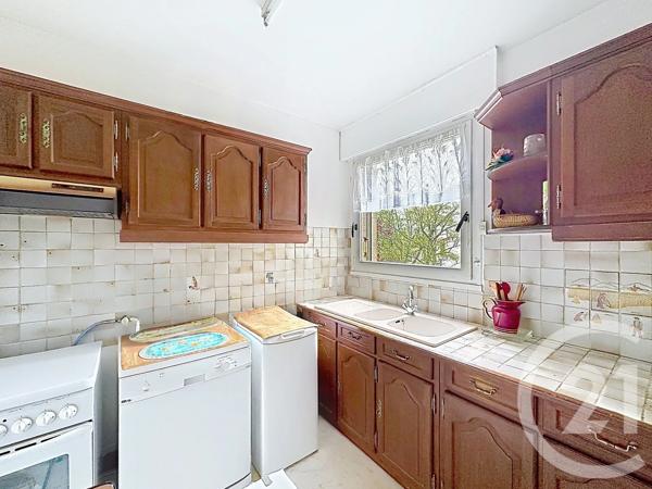 Appartement F4 à vendre  4 pièces - 82,74 m 2   CHOISY LE ROI  - 94