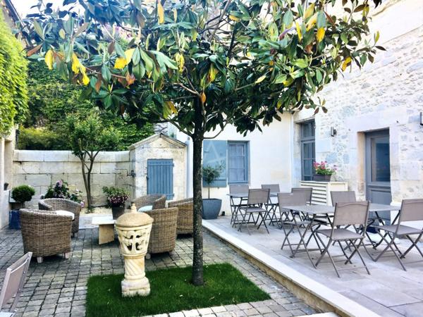 CHALAIS (16) - MAISON BOURGEOISE 400 m2