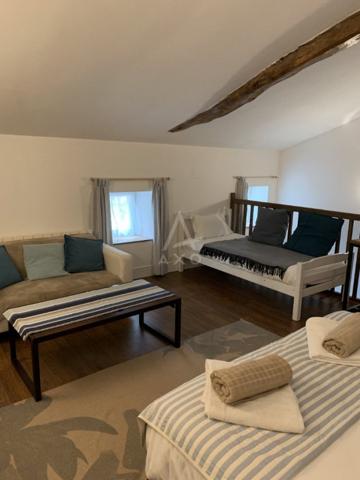 CHALAIS (16) - MAISON BOURGEOISE 400 m2