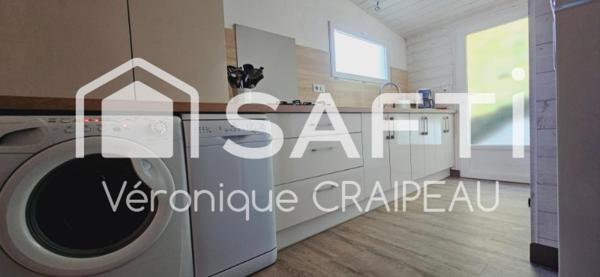 Maison  de ville de 60m² avec 2 chambres située en impasse à 400mètres des plages, de l'embarcadère et du centre ville