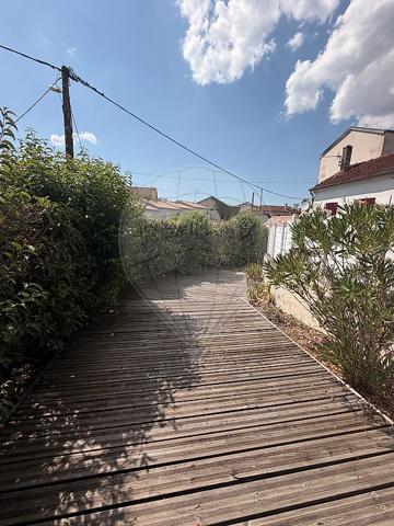 Maison 1 chambre(s) à vendre - Saintes, Charente-Maritime - 17