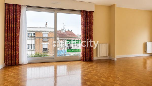Appartement
         3 pièces
        - 56 m² Exclusivité 190 000 € *