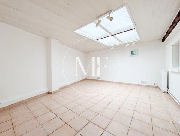 Maison
         5 pièces
        - 114 m² Exclusivité 550 000 € *