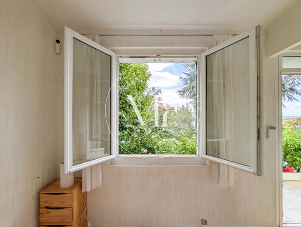 Maison
         5 pièces
        - 114 m² Exclusivité 550 000 € *