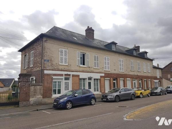 immeuble locatifs 6 logements avec une  cour chacun