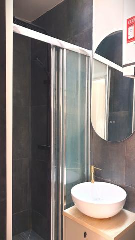 Appartement
         1 pièce
        - 16 m² 215 000 € *